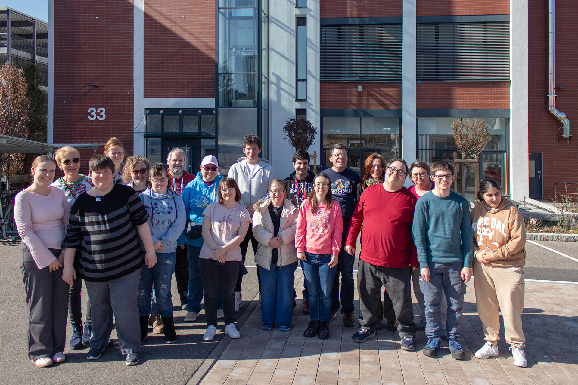 DIBAG News BHZ Werkstatt Gruppenbild Stuttgart Feuerbach